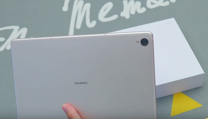 Huawei MediaPad M7, spuntano i render del nuovo tablet borderless