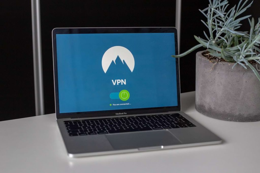 come risparmiare sui voli con vpn